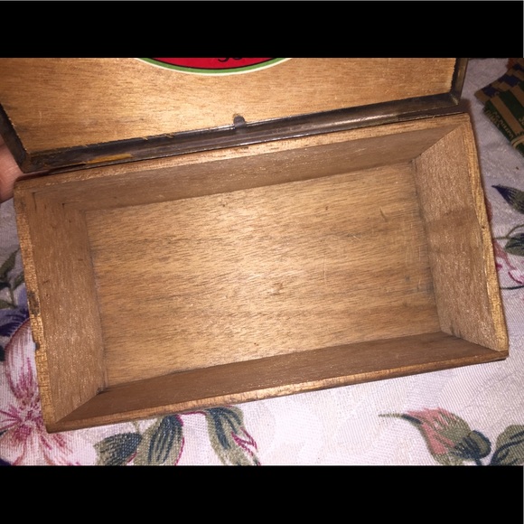 Vintage “State Express Cigarettes” Tin Stamped Box - Picture 7 of 8